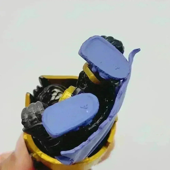 MOOSE SET OF 2 GOLD SKELETON/BlACK EXIS KING KNIGHT WORKING FIGURINES ACTION TOY - Picture 7 of 12